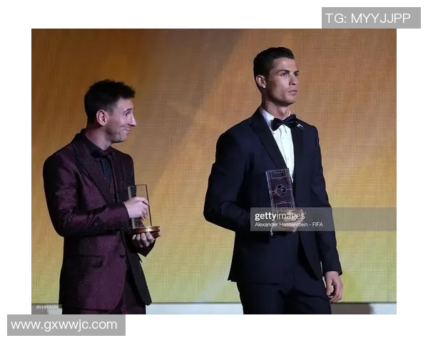 当代足球巨星同框合影展现顶级竞技魅力与时代风采 当代足球巨星同框合影展现顶级竞技魅力与时代风采