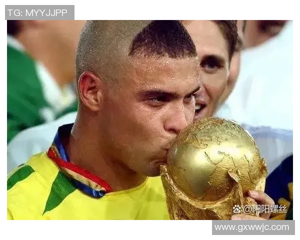 梅西、罗纳尔多与贝利:三代足球巨星的传奇与影响力探究 梅西、罗纳尔多与贝利:三代足球巨星的传奇与影响力探究