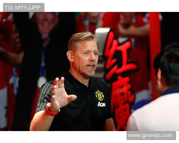 足球球星经典上衣精选回顾 展现传奇与荣耀的瞬间